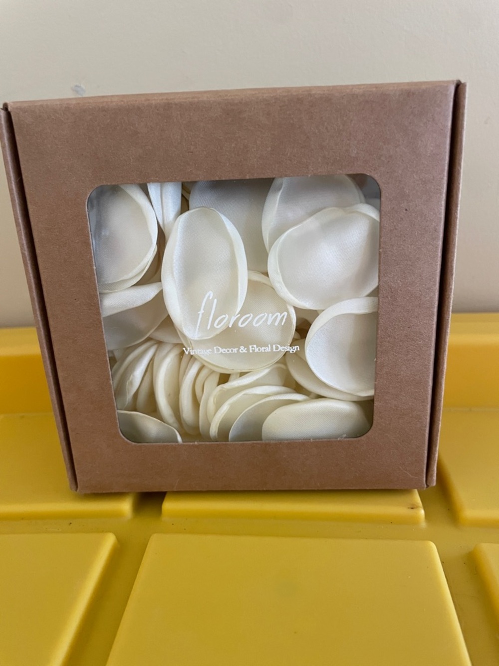 Floroom Cream Fabric Flower Petals - Boxed